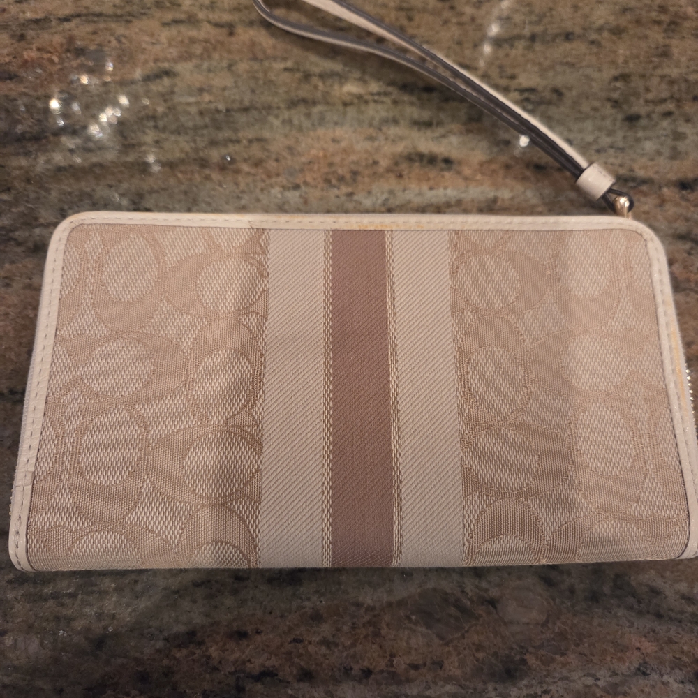 Coach Cream And Beige Bag And Wallet - Picture 10 of 14